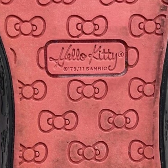 Hello Kitty Black‎ and Pink Sneakers Sanrio - Picture 10 of 11